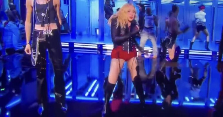 ‘is-she-wearing-a-diaper?’-–-madonna-disturbs-viewers-during-performance-for-mtv-music-video-awards-(video)