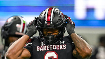 video:-south-carolina-star-edge-rusher-dylan-stewart-suspended-indefinitely-after-punching-player,-ignoring-coaches