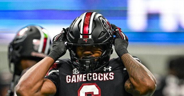 video:-south-carolina-star-edge-rusher-dylan-stewart-suspended-indefinitely-after-punching-player,-ignoring-coaches