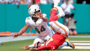 the-nfl-has-officially-become-flag-football,-fans-are-fuming-&-mlb-makes-a-baffling-call-ahead-of-the-playoffs