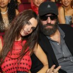 emily-ratajkowski-slips-subtle-nod-to-boyfriend-romain-gavras-into-daring-vmas-look