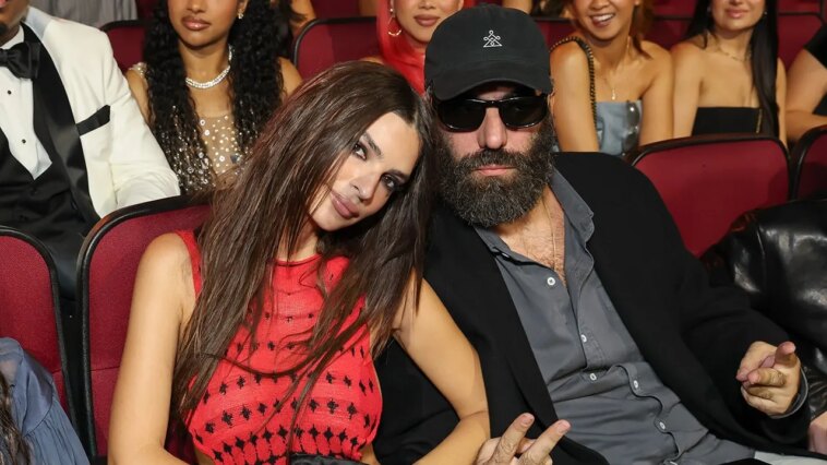 emily-ratajkowski-slips-subtle-nod-to-boyfriend-romain-gavras-into-daring-vmas-look