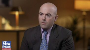holdout-juror’s-lawyer-tells-kayleigh-mcenany-he-will-file-bar-complaint-against-lindsay-clancy-attorney:-“100%”-—-says-reddington-“lost-his-mind”