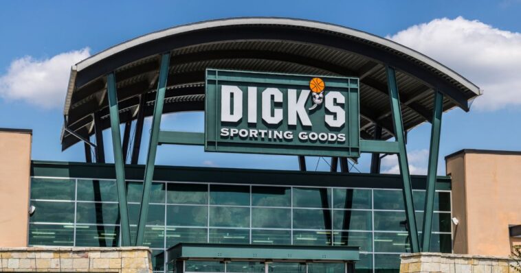 dick’s-sporting-goods-blocks-customers-from-ordering-custom,-christian-themed-water-bottles-–-allows-islam