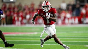 indiana-rb-turbo-richard-avoids-major-leg-injury,-could-play-vs.-rutgers