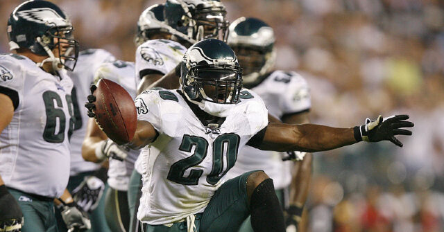 nfl-asks-dhs-to-delete-video-featuring-legendary-eagles-star-brian-dawkins:-‘i-didn’t-give-my-permission’
