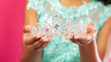apparently,-guys-can-be-homecoming-queen-now