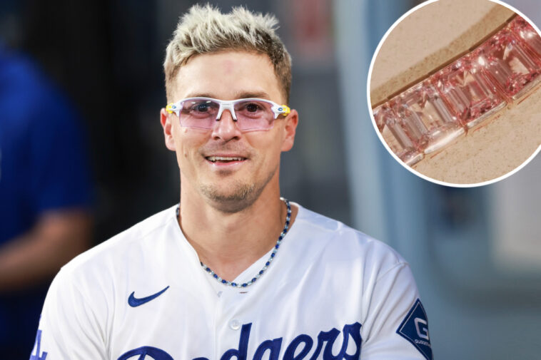 dodgers-star-kike-hernandez-gets-$45k-custom-necklace-ahead-of-playoff-run
