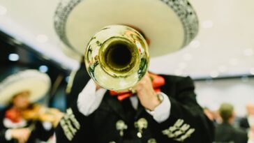 watch:-nfl-sparks-controversy-again-as-mariachi-band-plays-nat’l-anthem-on-monday-night-football