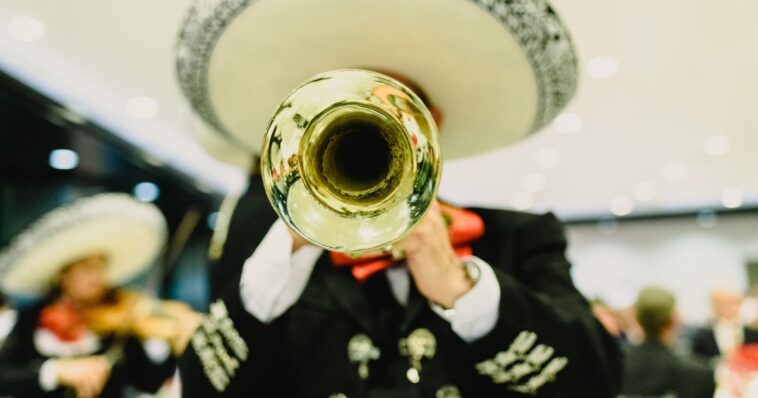 watch:-nfl-sparks-controversy-again-as-mariachi-band-plays-nat’l-anthem-on-monday-night-football