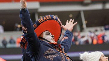 mariachi-band’s-national-anthem-at-bears-vs.-eagles-game-ignites-racism-debate-and-us-senator-response
