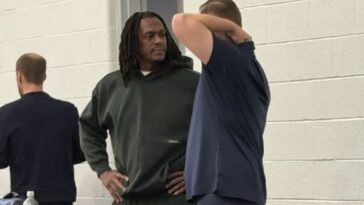 new-jalen-brunson-pal-rajon-rondo-visits-knicks-practice