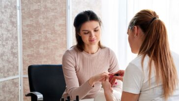 bbc-removes-article-claiming-bare-nails-trend-perpetuates-‘white-supremacist’-beauty-standards
