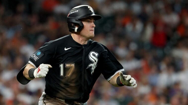 chicago-white-sox-stun-houston-astros-to-take-1-0-lead-in-american-league-wild-card-series