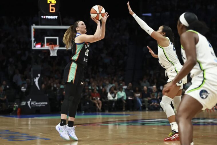 liberty’s-sabrina-ionescu-puts-past-struggles-behind-her-with-dominant-game-2