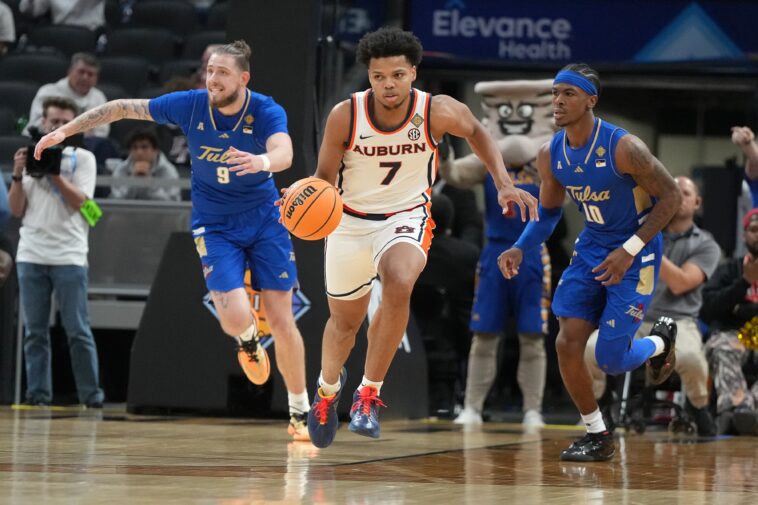 high-scoring-st.-john’s-transfer-keyshawn-hall-suing-to-play-a-fifth-season