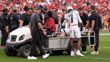 usc-radio-announcer’s-description-of-the-dante-moore-hit-is-one-of-the-most-embarrassing-things-ever