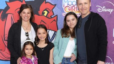 ‘pretty-little-liars’-actor-announces-‘devastating’-loss-of-13-year-old-daughter