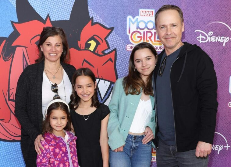 ‘pretty-little-liars’-actor-announces-‘devastating’-loss-of-13-year-old-daughter