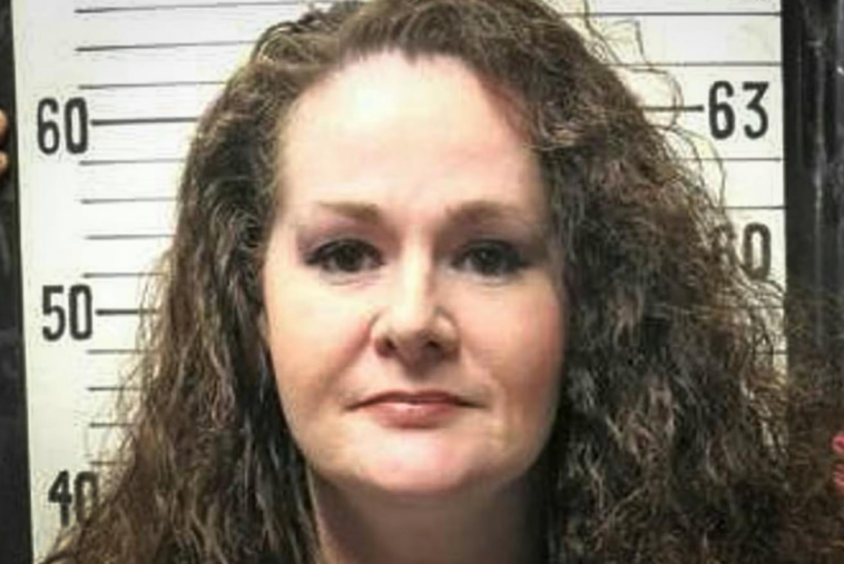 federal-court-halts-execution-at-last-minute-for-woman-who-kept-piece-of-victim’s-skull