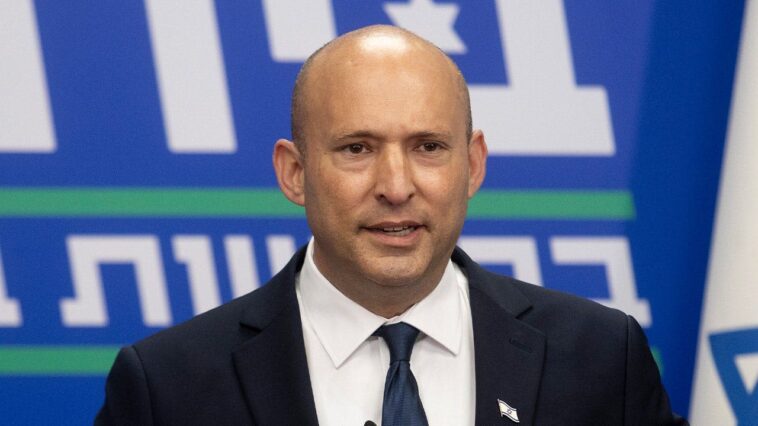 former-israeli-pm-hails-‘heroism’-after-passengers-help-thwart-alleged-cockpit-attack