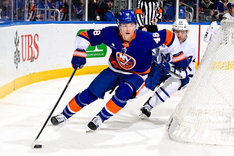 here’s-where-to-watch-islanders-season-opener-vs.-maple-leafs-live-for-free
