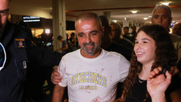 israeli-hero-recounts-battle-to-stop-flydubai-hijacking:-‘i-grabbed-him,-choked-him’