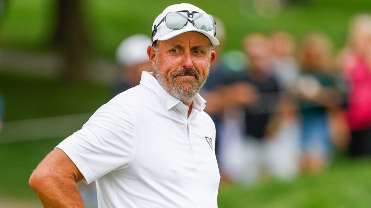 phil-mickelson-entered-treatment-facility-for-‘family-trauma-and-addiction,’-representative-says