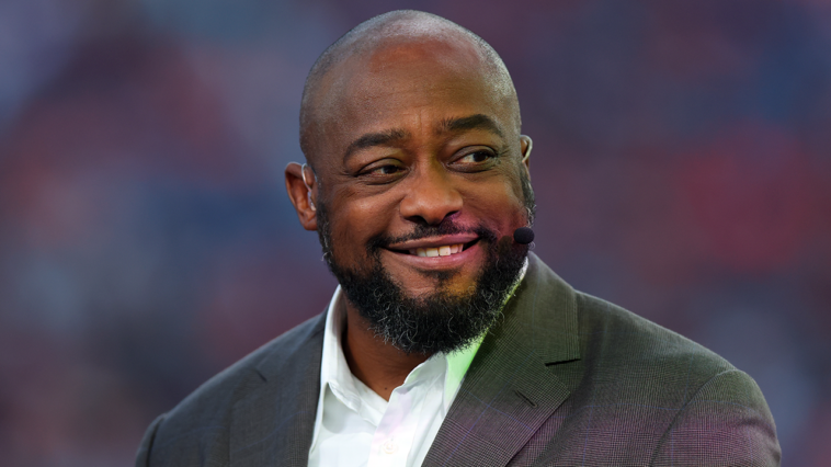 anticipation-builds-as-mike-tomlin-prepares-to-unveil-his-minecraft-city-that’s-12-years-in-the-making