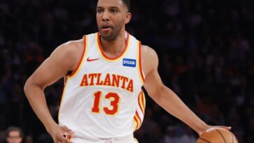 knicks-sign-tony-bradley-as-final-roster-spot-battle-takes-another-twist