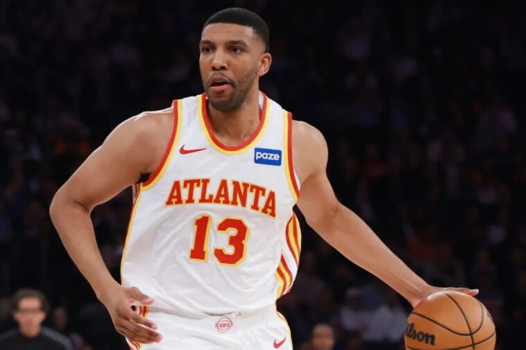 knicks-sign-tony-bradley-as-final-roster-spot-battle-takes-another-twist
