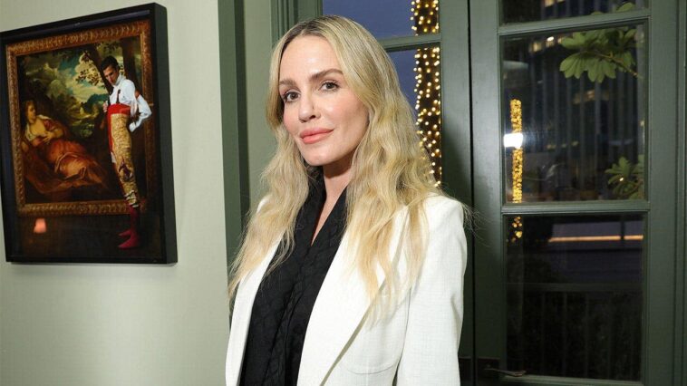 actress-monet-mazur’s-$1.5m-hollywood-hills-home-targeted-by-masked-suspects-in-break-in-attempt