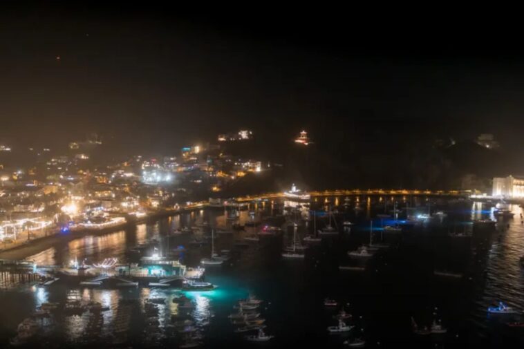 helicopter-crashes-off-catalina-island-with-5-people-aboard