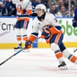 islanders-rookie-victor-eklund-holds-own-versus-auston-matthews’-line