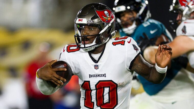 nfl-rookie-drops-incredible-cliche-as-he-tries-to-help-bucs-avoid-0-4-start-against-packers