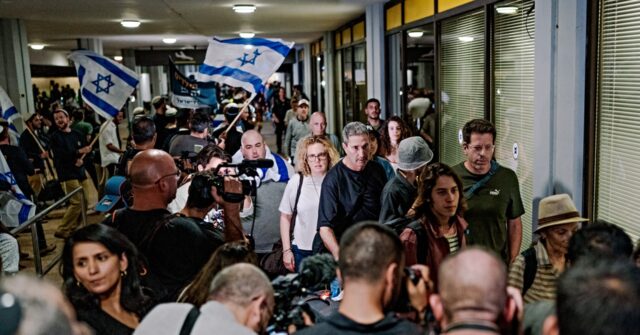 report:-saudi-arabia-rejected-israel-request-to-allow-its-planes-to-repatriate-stranded-flydubai-passengers