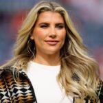 nfl-sideline-reporter-melanie-collins-does-it-again,-sydney-sweeney-to-the-moon-&-tomlin’s-minecraft-reveal