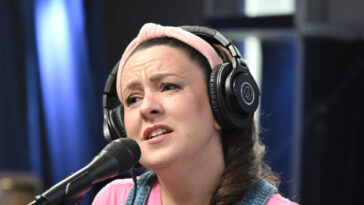 ms.-rachel’s-politics-sparks-pushback-from-parents:-a-‘mouthpiece’-for-hamas