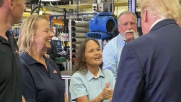 president-trump-hugs-hardworking-woman-at-peterbilt-motors-company-in-texas-(video)