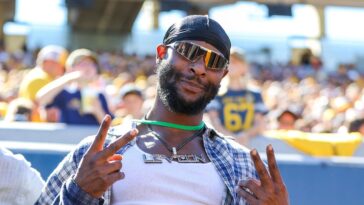 le’veon-bell-accuses-pittsburgh-steelers-of-racial-bias-in-comparing-treatment-of-black-and-white-draftees