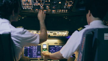 netanyahu:-omani-co‑pilot-who-tried-to-down-flydubai-jet-‘underwent-islamist-radical-indoctrination’