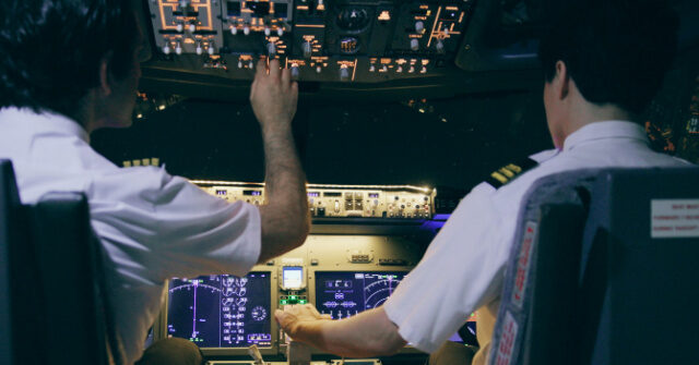 netanyahu:-omani-co‑pilot-who-tried-to-down-flydubai-jet-‘underwent-islamist-radical-indoctrination’