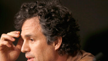 mark-ruffalo-continues-meaningless-opposition-to-paramount-warner-bros.-merger