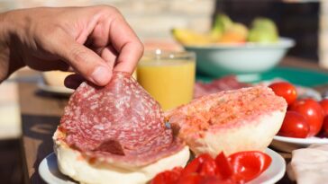 this-amount-of-deli-meat-associated-with-higher-dementia-risk-in-compelling-new-review