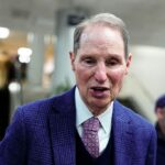 ron-wyden-wants-to-root-out-corruption-in-washington-he-can-start-in-his-house.