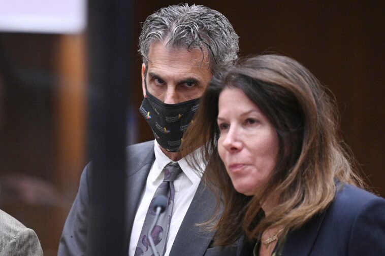 explicit-photos-take-center-stage-as-trial-of-‘scrubs’-producer-eric-weinberg-begins