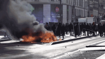 france’s-teen-riots-take-explosive-new-turn-as-government-points-finger-at-hard-left