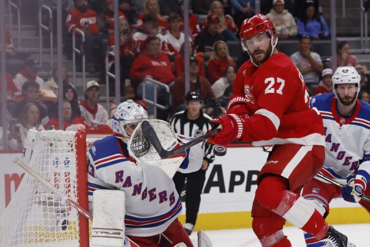 rangers-rookie-dylan-garand-shuts-out-red-wings-one-week-after-he-was-cut