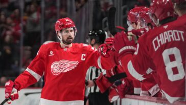 red-wings-fans-boo-star-center-dylan-larkin-after-trade-request-drama
