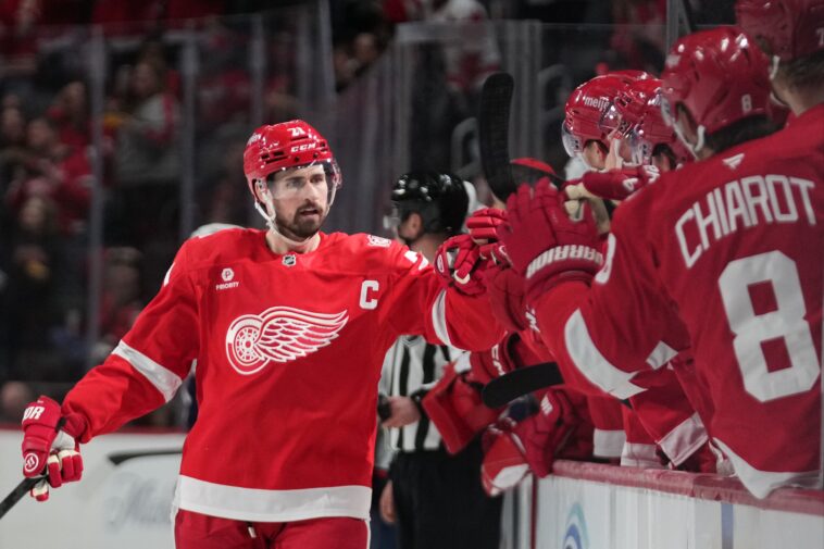 red-wings-fans-boo-star-center-dylan-larkin-after-trade-request-drama